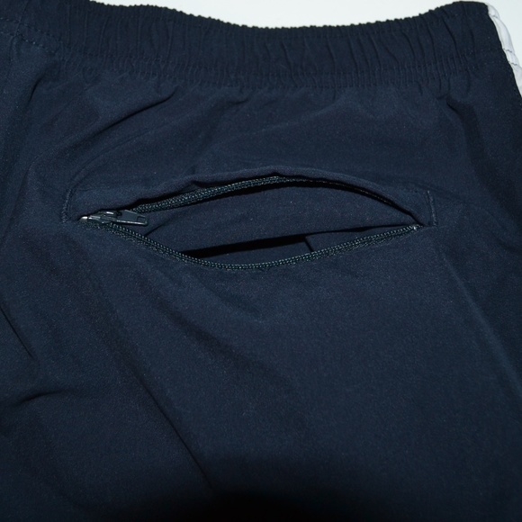SOLD!!  Nike athletic pants with 4 pockets!! - Picture 7 of 8